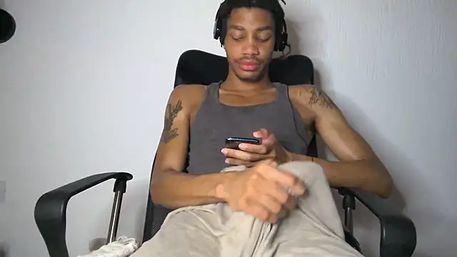 Skinnyblackman online show from July 11, 4:14 am