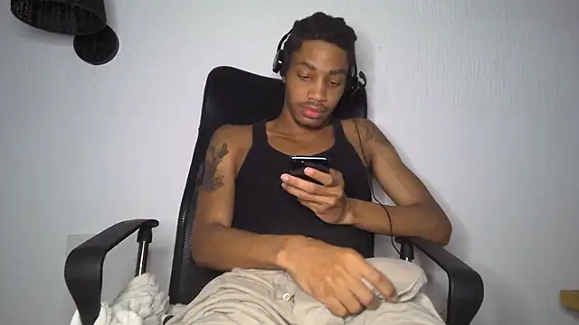 Skinnyblackman online show from June 13, 4:43 am