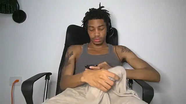 Skinnyblackman online show from June 16, 3:31 am