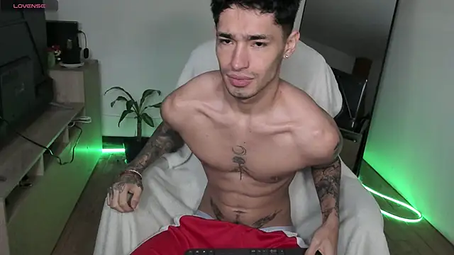 Damon  333 online show from December 15, 10:40 pm