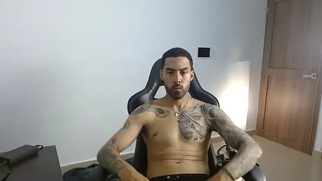 Hendry  online show from April 28, 10:36 pm