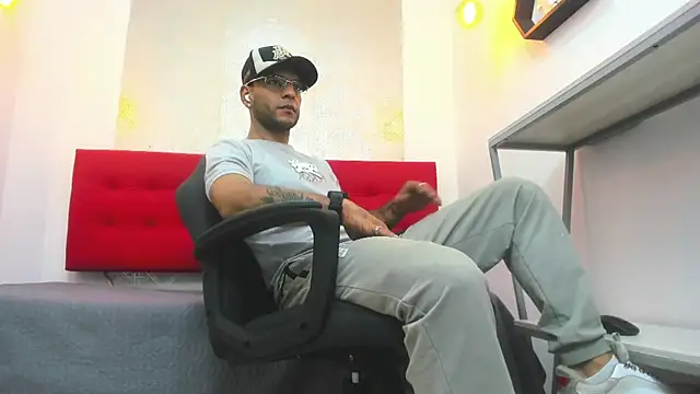 Andrey u92 online show from December 4, 7:54 pm