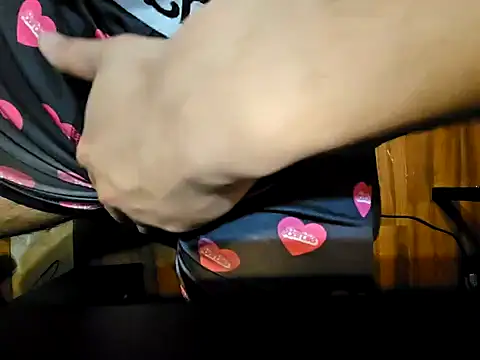 hornyBee1993 online show from February 21, 3:43 pm
