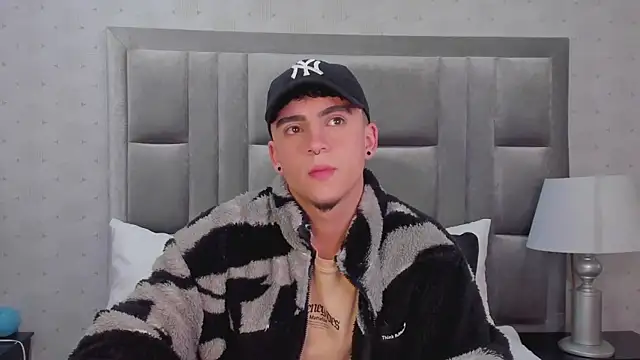 Snapshot of BrannTaylor chatting on October 15, 12:02 pm BrannTaylor online show from October 15, 12:02 pm