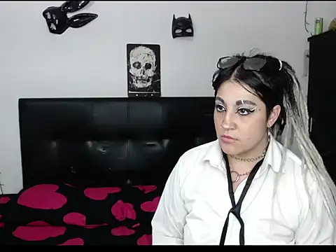 Bonnie-Clark online show from June 6, 3:01 am