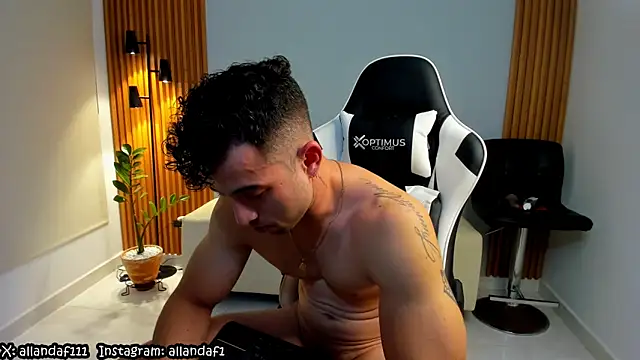 dafboy1 online show from December 11, 7:43 am