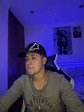 EstebaDuque04 online show from January 3, 5:39 am