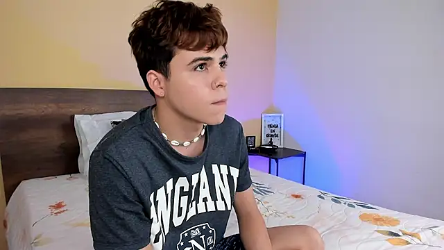 justinbiler online show from December 23, 3:29 am