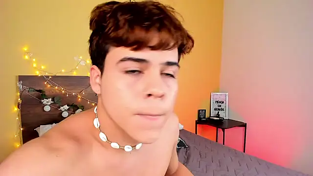 justinbiler online show from December 25, 12:37 pm