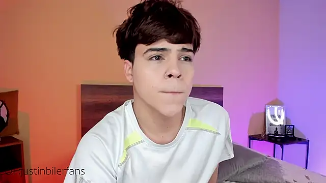 justinbiler online show from February 19, 12:44 pm