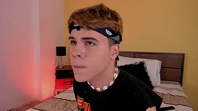 justinbiler online show from December 9, 12:20 pm