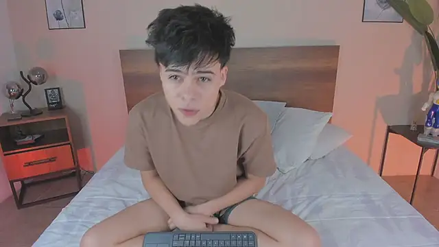 justinbiler online show from September 13, 12:50 pm