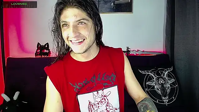 Snapshot of blckwolf_6 chatting on March 18, 9:43 pm blckwolf 6 online show from March 18, 9:43 pm