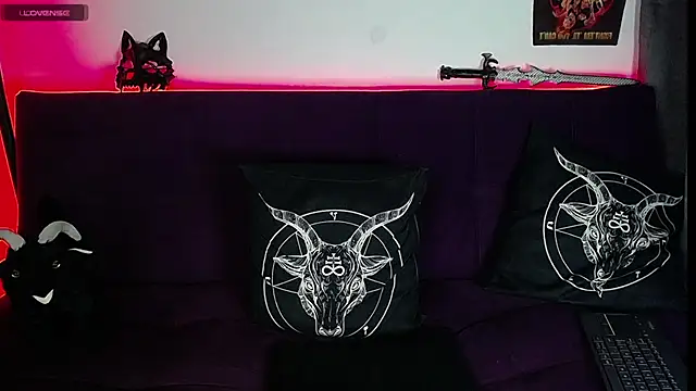 Snapshot of blckwolf_6 chatting on January 24, 11:12 pm blckwolf 6 online show from January 24, 11:12 pm
