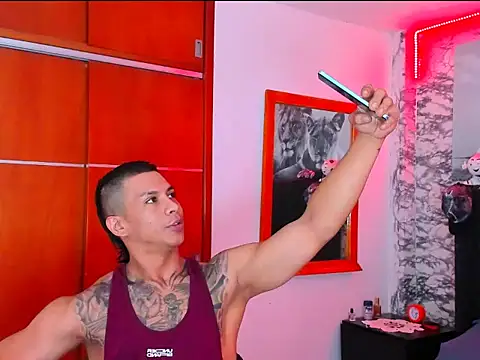 Aaron Toy online show from January 10, 4:00 pm