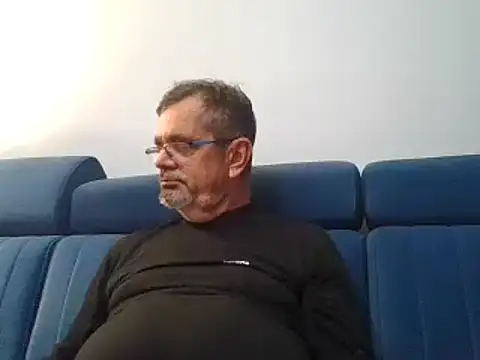 axecoman60 online show from February 1, 6:51 pm