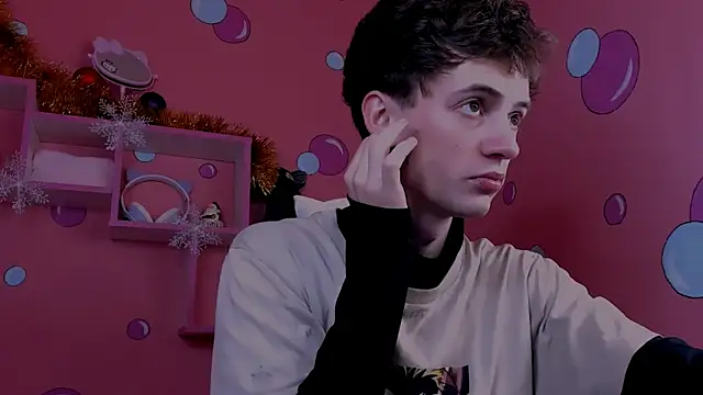 LukeSweet online show from December 21, 11:29 am