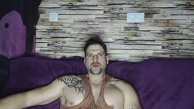 XxBigboybandxX online show from March 14, 6:50 pm