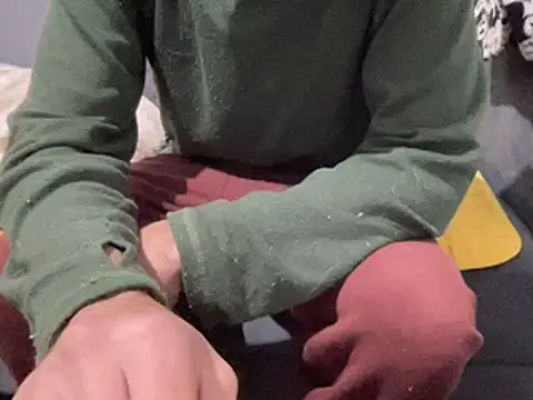 4small4inchlol online show from February 8, 7:49 pm