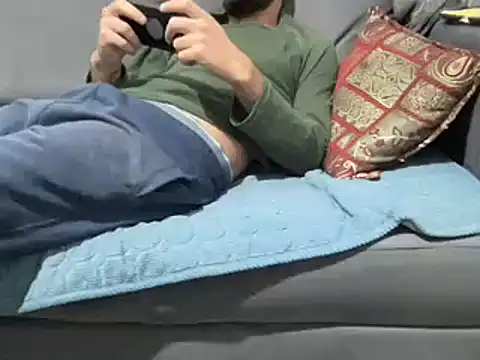 4small4inchlol online show from December 15, 7:31 pm