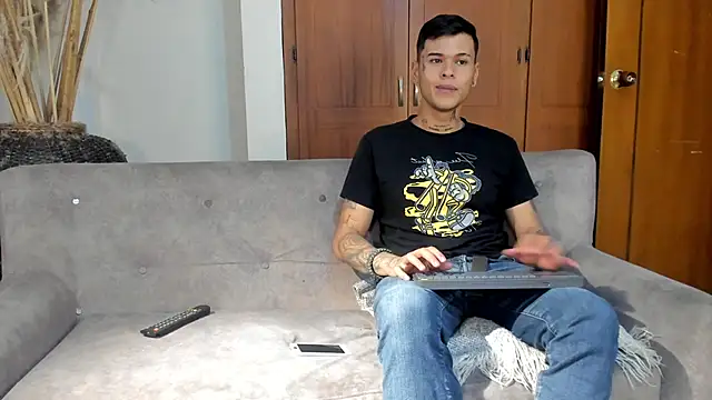 jamesinked  online show from November 8, 3:21 am