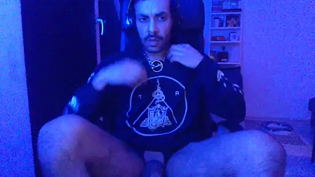 P4RtYBOII92 online show from November 29, 12:01 am