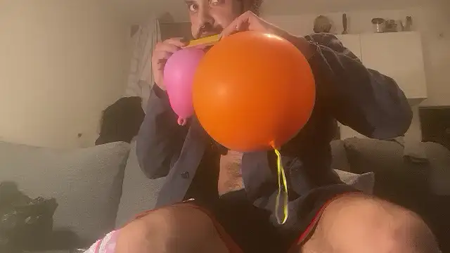 P4RtYBOII92 online show from September 11, 5:34 pm