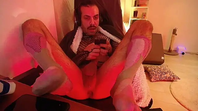 P4RtYBOII92 online show from November 22, 6:07 pm