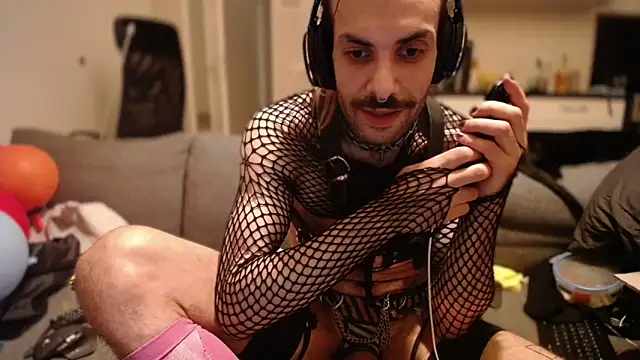 P4RtYBOII92 online show from September 22, 12:33 am