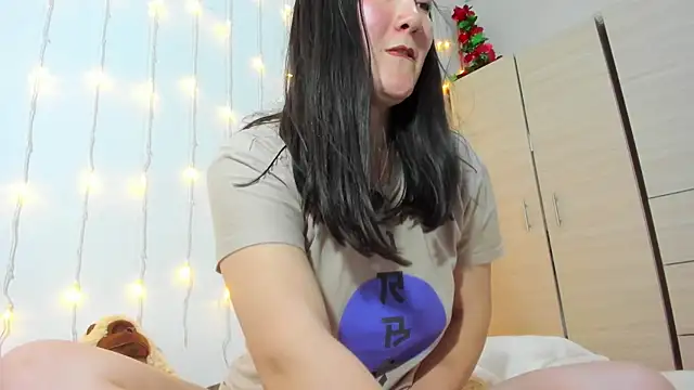 Elle Lee  online show from January 16, 12:24 am