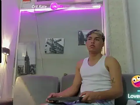 Snapshot of ryan_carter08 chatting on December 6, 12:49 pm ryan carter08 online show from December 6, 12:49 pm