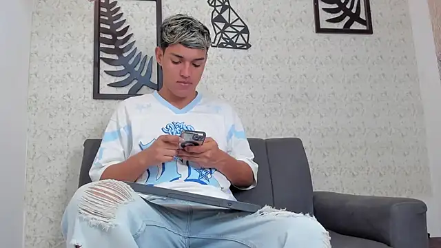Snapshot of ryan_carter08 chatting on September 16, 1:56 pm ryan carter08 online show from September 16, 1:56 pm