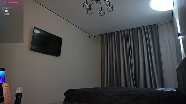 Nik Sharp online show from September 24, 6:28 pm