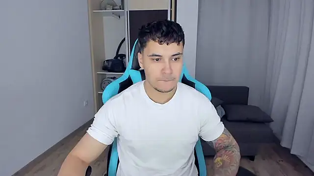 MatMalonne online show from December 14, 5:40 am