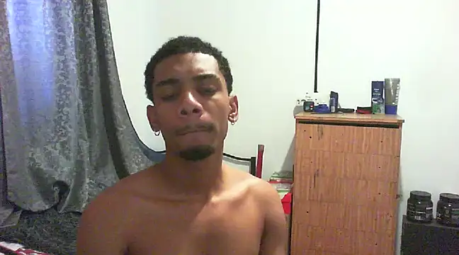 29YOURZ 28  online show from February 5, 10:30 am