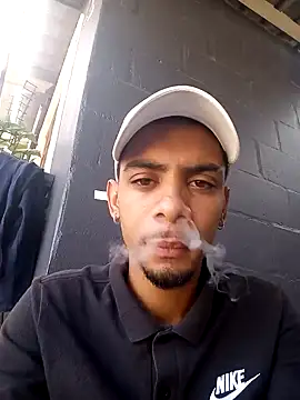 29YOURZ 28  online show from January 8, 12:37 pm