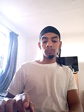 29YOURZ 28  online show from December 11, 5:44 am