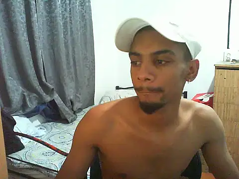 29YOURZ 28  online show from February 4, 8:15 pm