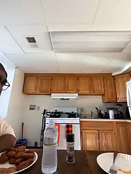 BigPluto online show from November 8, 1:47 pm