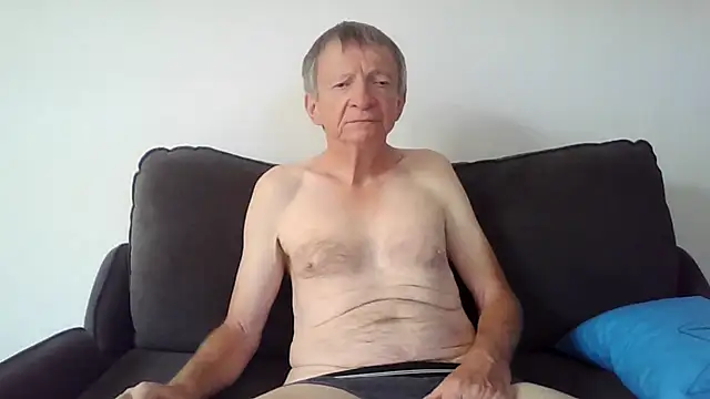 naturiste974 online show from December 19, 8:33 am