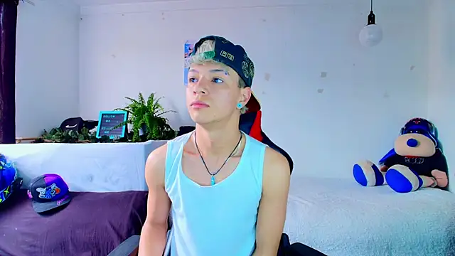 twink sebas  online show from November 24, 2:29 pm