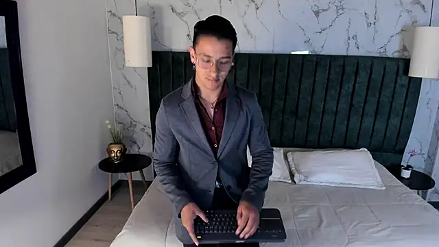 Andy Joy  online show from September 26, 12:03 pm