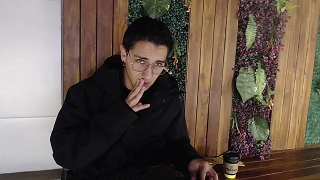 Andy Joy  online show from October 28, 11:45 am