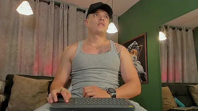 Jake Tylerr  online show from May 4, 6:42 pm