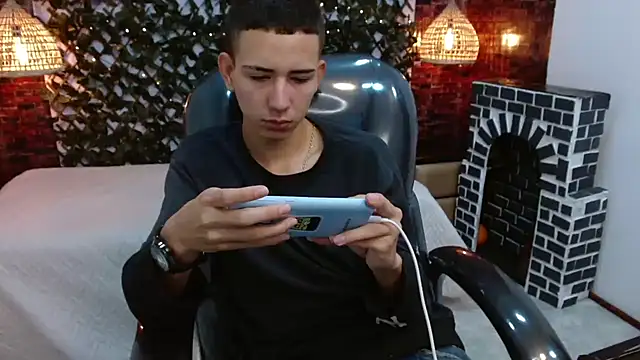 JackSwan18 online show from December 3, 12:49 pm