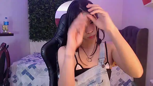 andy bell x online show from February 8, 5:18 am