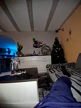 schlonzi81 online show from December 17, 9:43 pm