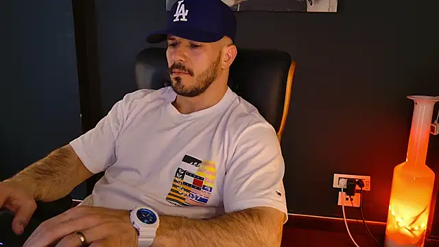 AngeloEric online show from April 1, 1:41 pm