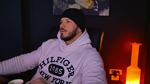 AngeloEric online show from February 6, 9:11 am