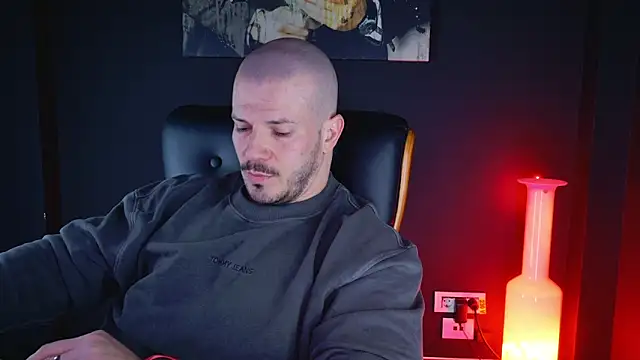 AngeloEric online show from December 20, 2:05 pm